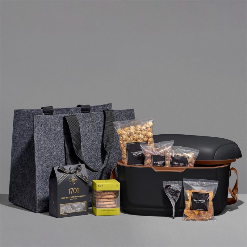 BLACK Yatta Elegant Escape Hamper