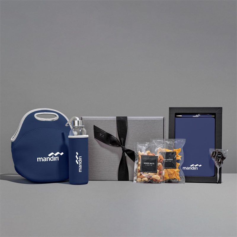 NAVY Yatta Snack Symphony Hamper