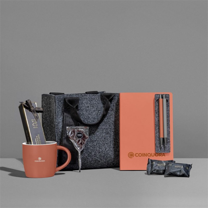 BURNT ORANGE Yatta Vogue Vibes Hamper