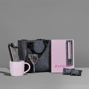 PINK Yatta Vogue Vibes Hamper