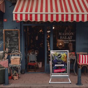 Wind Sway Stand for coffee shops