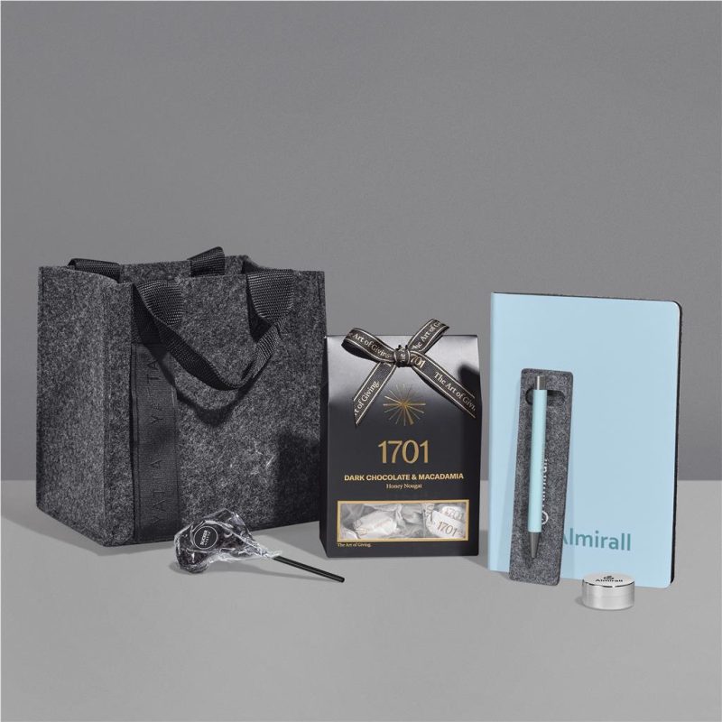 DEFAULT_1024X1024 Yatta Pretty Possessions Hamper