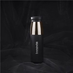 Alex Varga Borealis Stainless Steel Vacuum Water Bottle – 700ml lifestyleImagesWithLogos