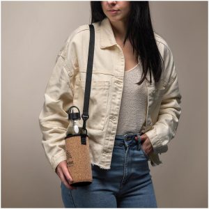 Kooshty Kork Hands-Free Glass Water Bottle – 850ml lifestyleImagesWithLogos