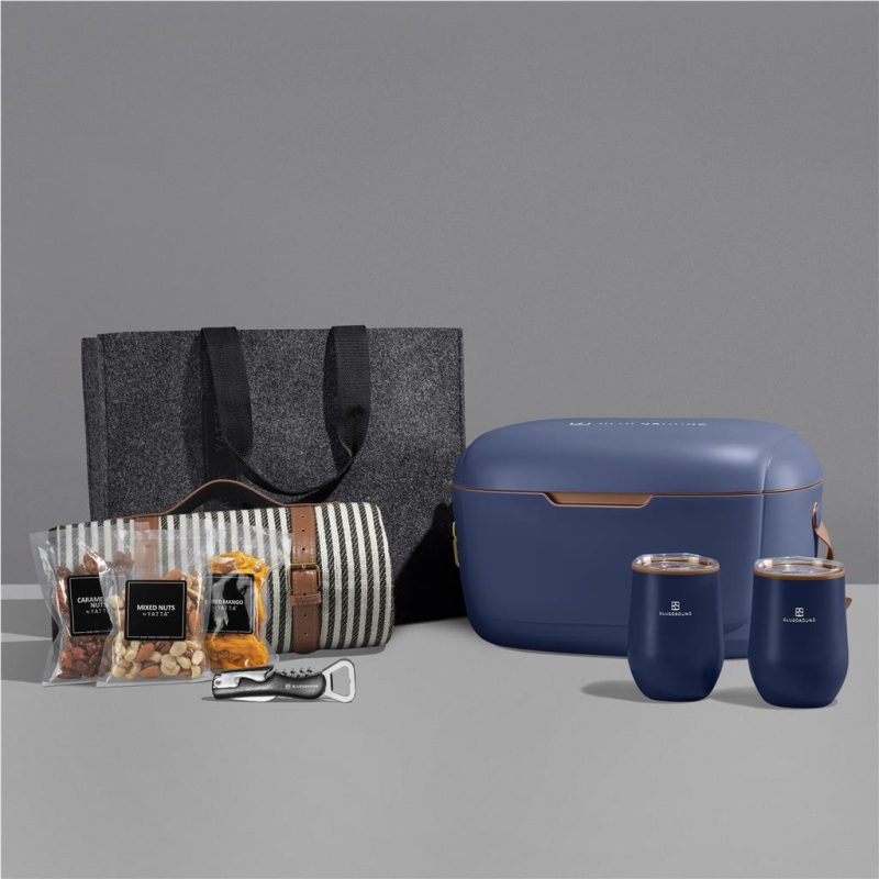 Navy Yatta Chic Chill Hamper